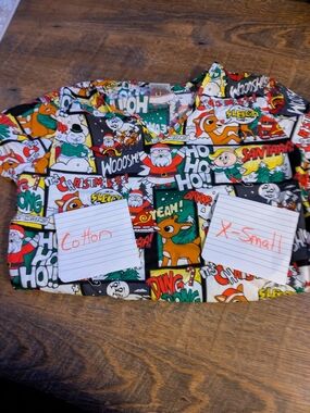 Christmas Cartoon Print Scrub Top - Multicolor